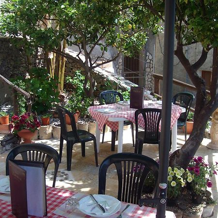 벨몬테칼라브로 A Taverna Intru U Vicu B&B 외부 사진